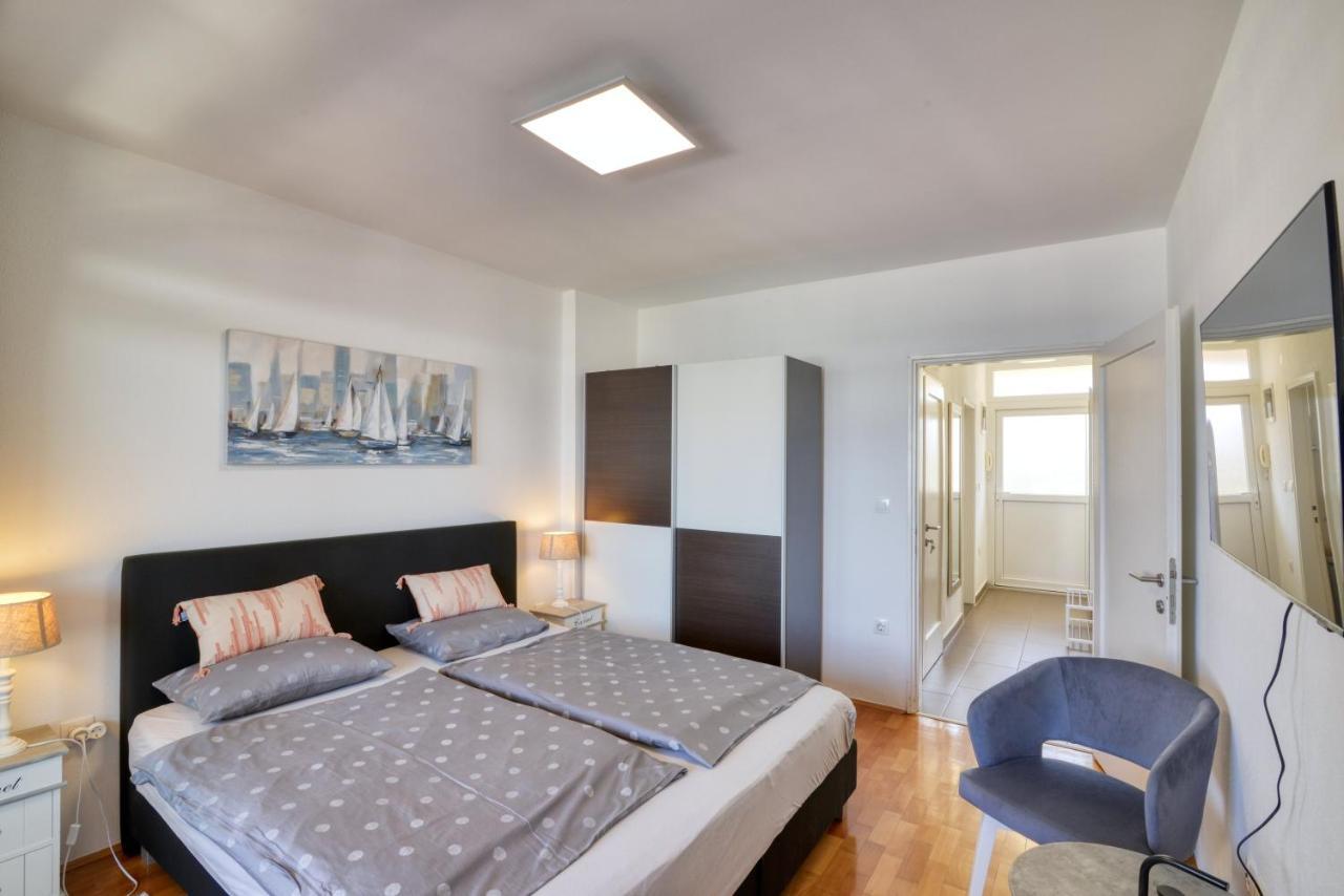 Studio Apartment Harbour Pula Exteriér fotografie